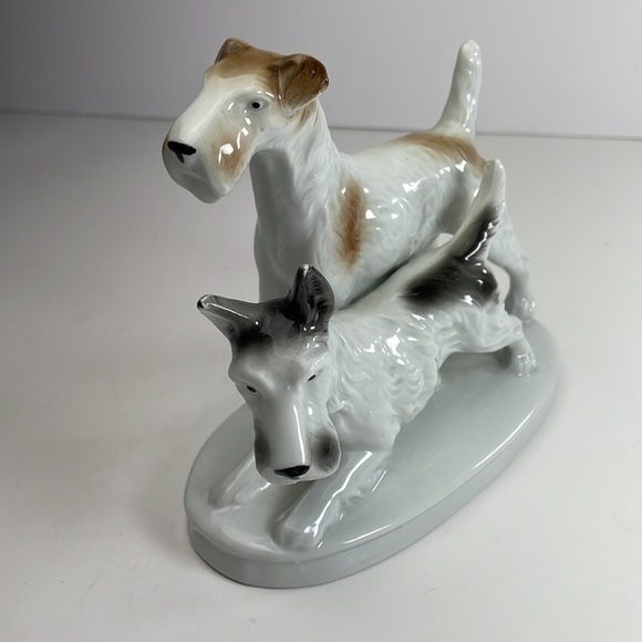 Fine Porcelain ScottishTerrier’s Figurine - Picture 2 of 14